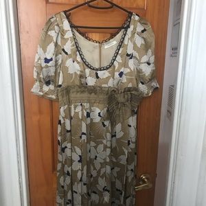 Vera Wang Lavender label floral dress. Size 8 US